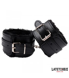 ESPOSAS NEGRAS PELO LATETOBED