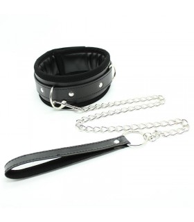 Collar con Correa de Metal e Interior Acolchado Negro